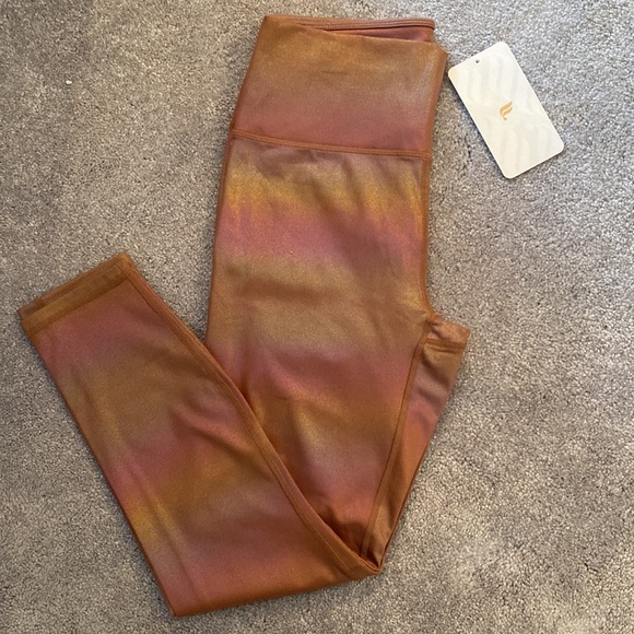 Fabletics Workout Set - Picture 3 of 4